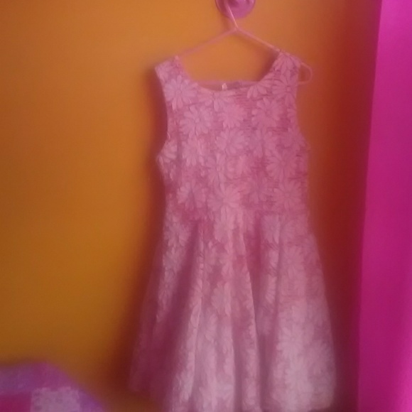 Girls dress - Picture 2 of 2